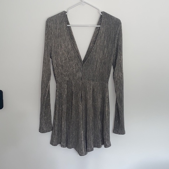 ASTR Kenzie Silver Metallic Romper - Picture 8 of 10